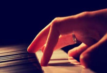 法兰克福客场惊险逆转，豪取三分